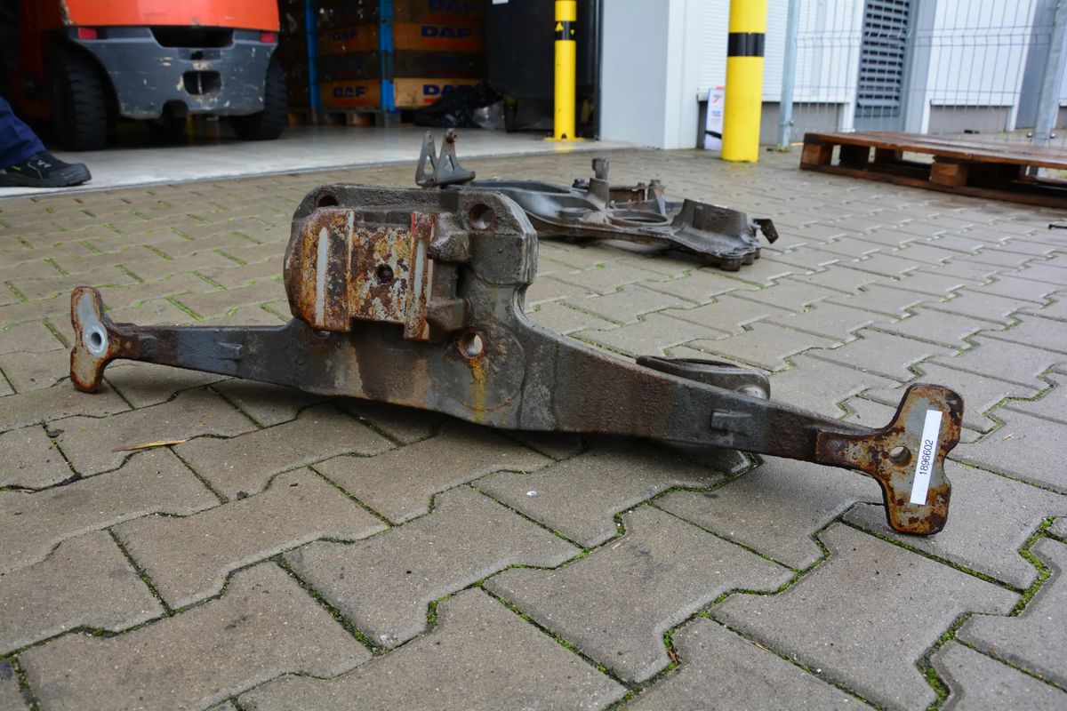 Jarzmo zawieszenia pneumatycznego DAF 2441673 1896602