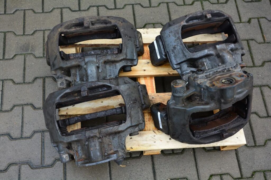 Zacisk hamulcowy przód prawy, SN7000 1 sztuka DAF 1978632